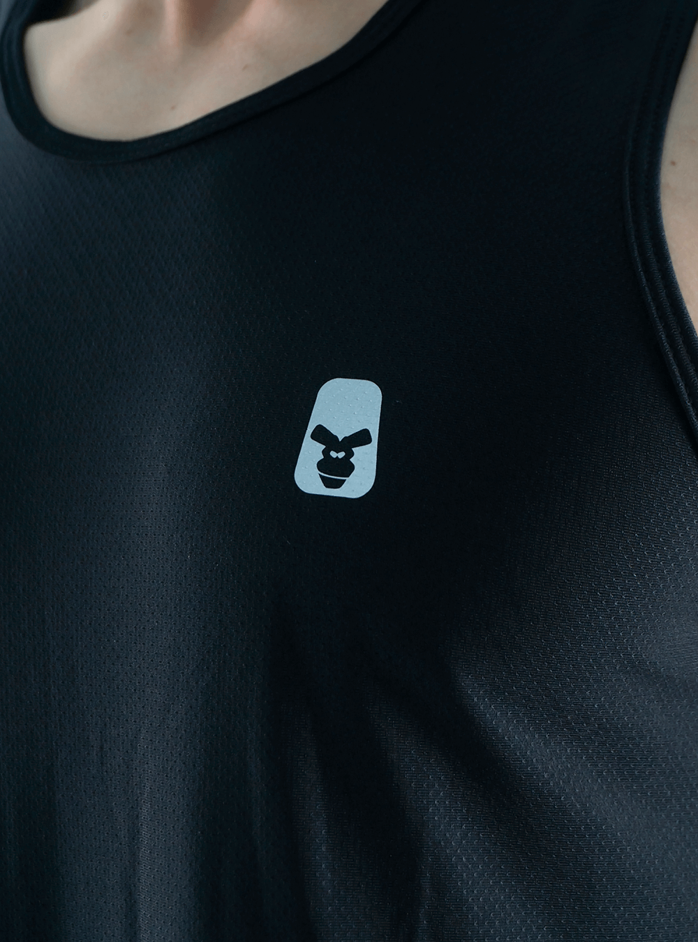 CAMISILLA RUNNING NEGRO
