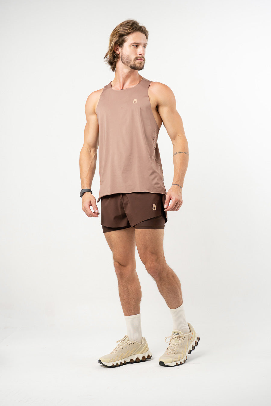 Short Core Motion Chocolate Hombre