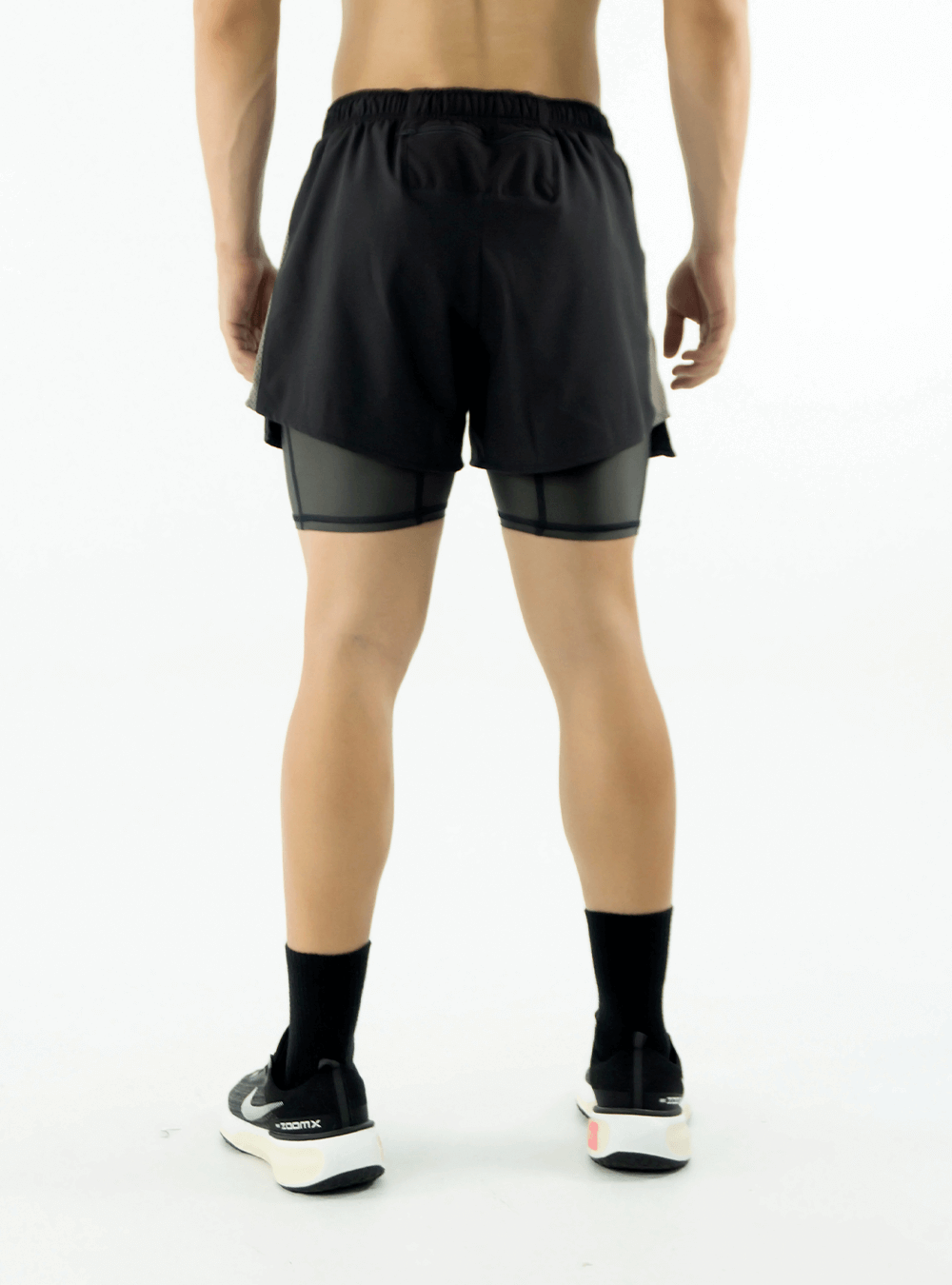 SHORT RUNNING GRIS OSCURO- HOMBRE