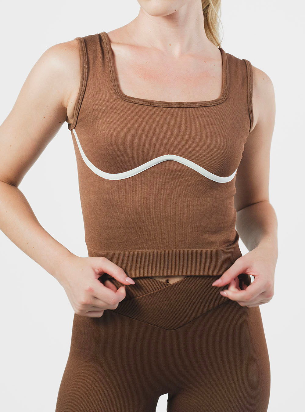Strive Sleeve Top Avellana