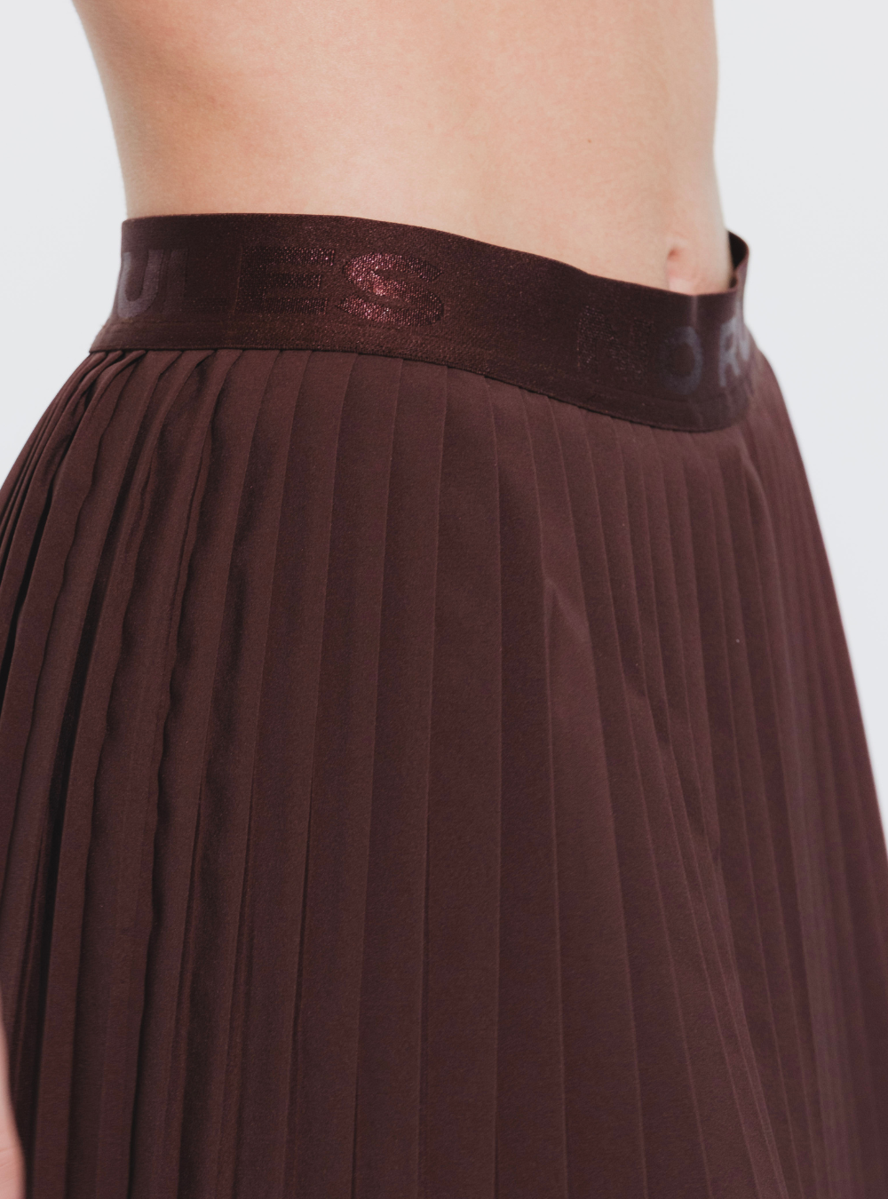 Pleat Skirt Café